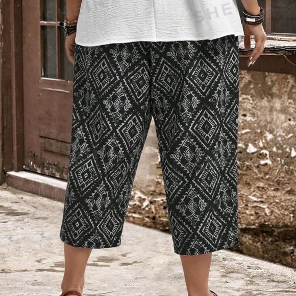 Women's comfy casual capris - Picture 2 of 4